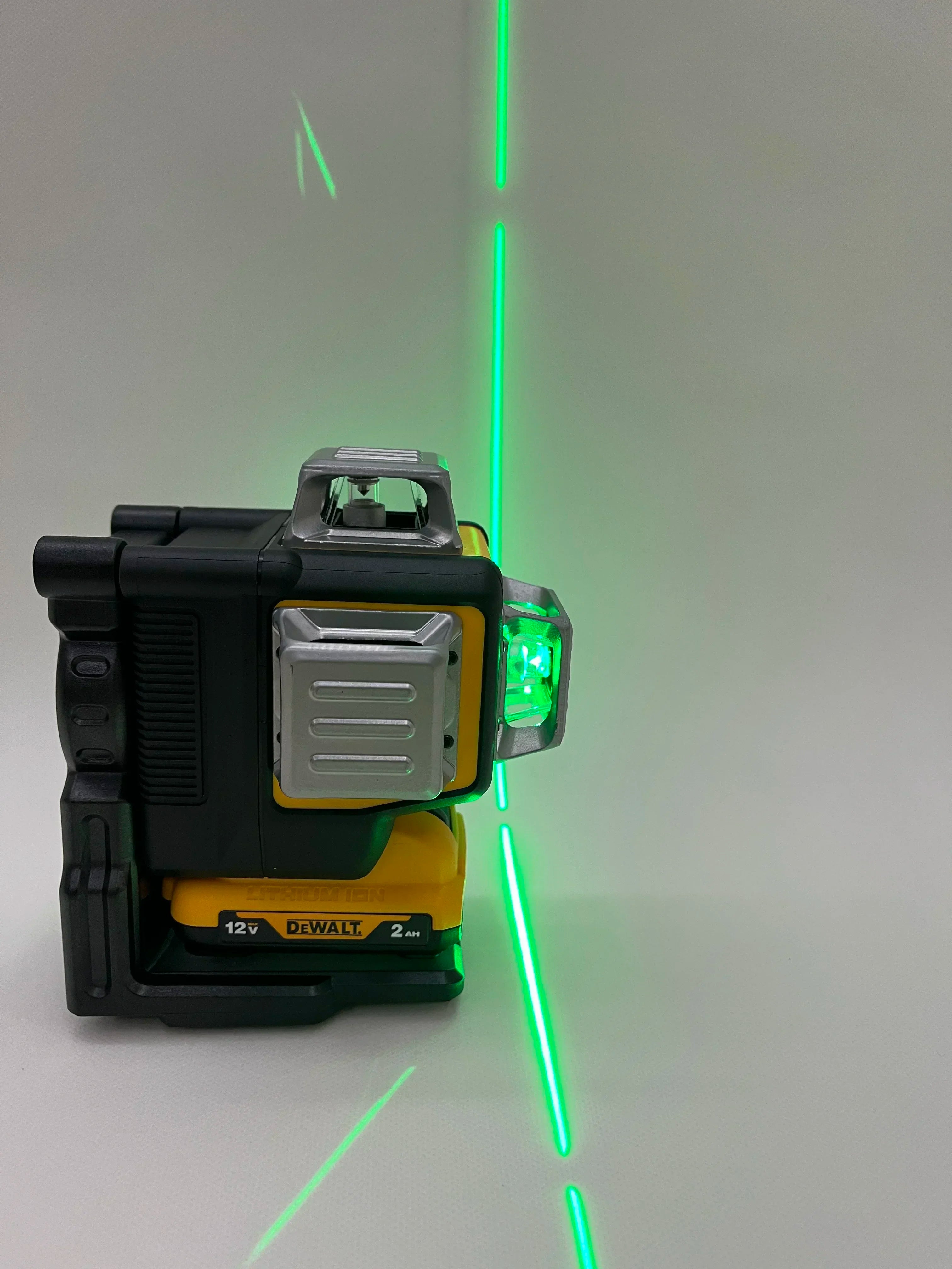 Dewalt DW089 Laser level 3 Sides*360 Degree Vertical 12 Line Self-Leveling Horizontal And Vertical Cross Line Tools 12V Battery